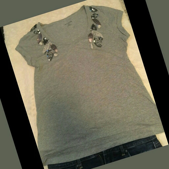 Gorgeous DKNY gray top with beautiful details - Picture 3 of 8