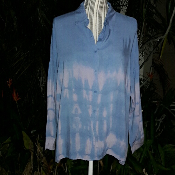 🍍5⭐️ BUTTON DOWN TIE DYE 🌴 - Picture 3 of 4