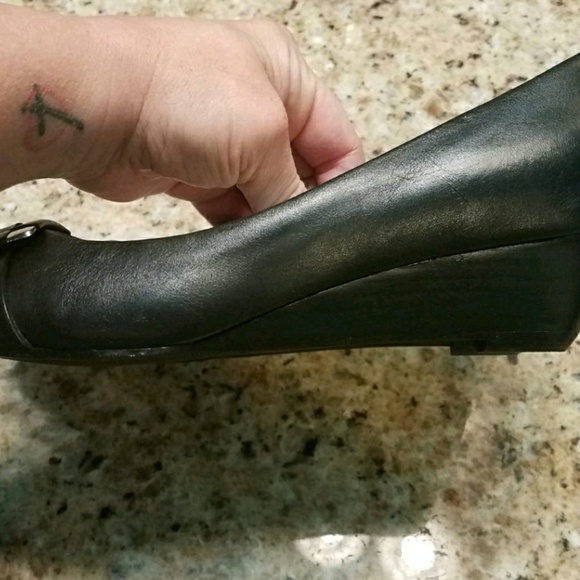 Cute black slip on wedge - Picture 2 of 3