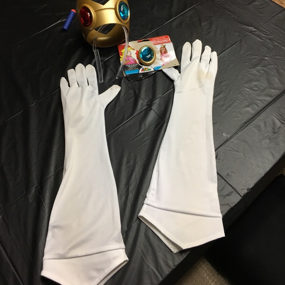 Princess Peach gloves crown and pendant