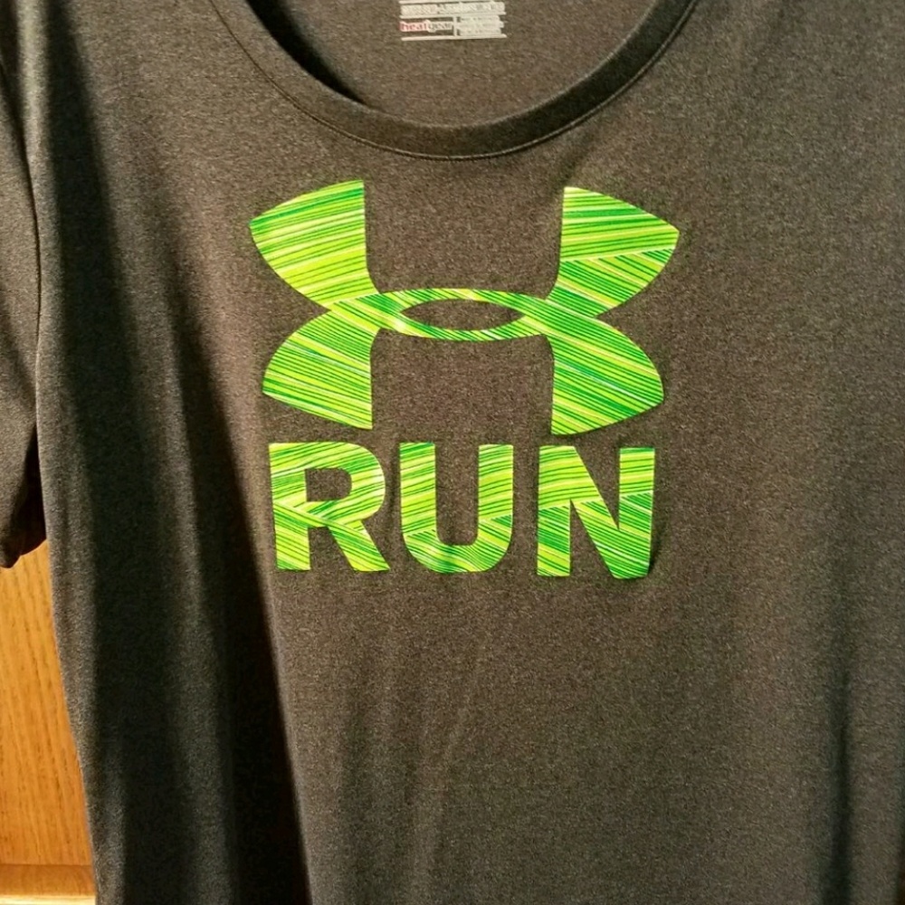 Under Armour tshirt