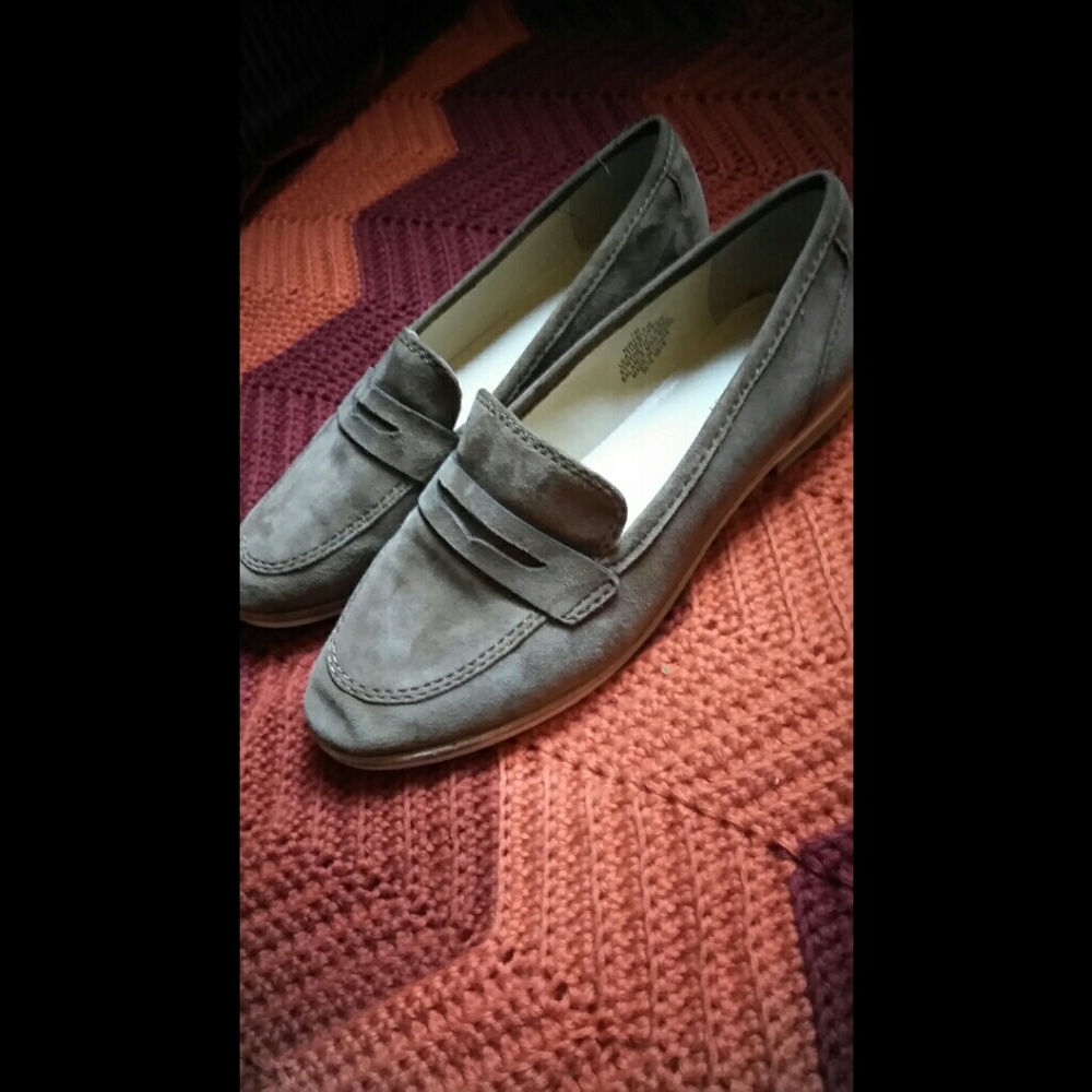Nine west beige loafers