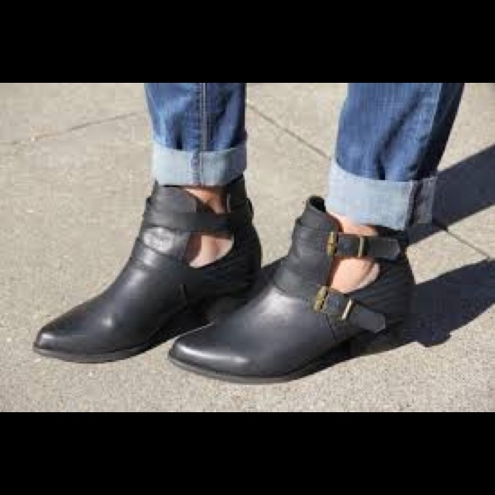 Forever 21 Cut Out Buckle Faux Leather Booties