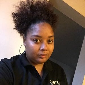 Meet your Posher, Sheena