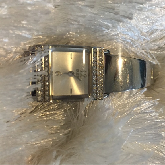 Vintage Guess-Watch - Picture 1 of 3