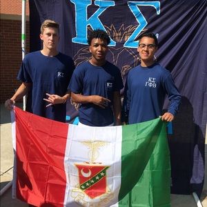 Meet your Posher, Cameron