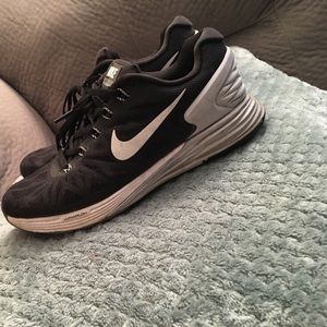 Nike Lunarglide Athletic Shoe