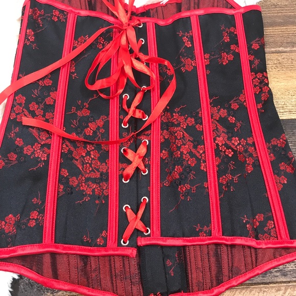 ‼️Black and Red Cherry Blossom Corset - Picture 4 of 6
