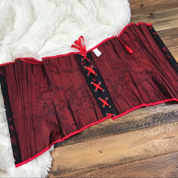 ‼️Black and Red Cherry Blossom Corset - Picture 5 of 6