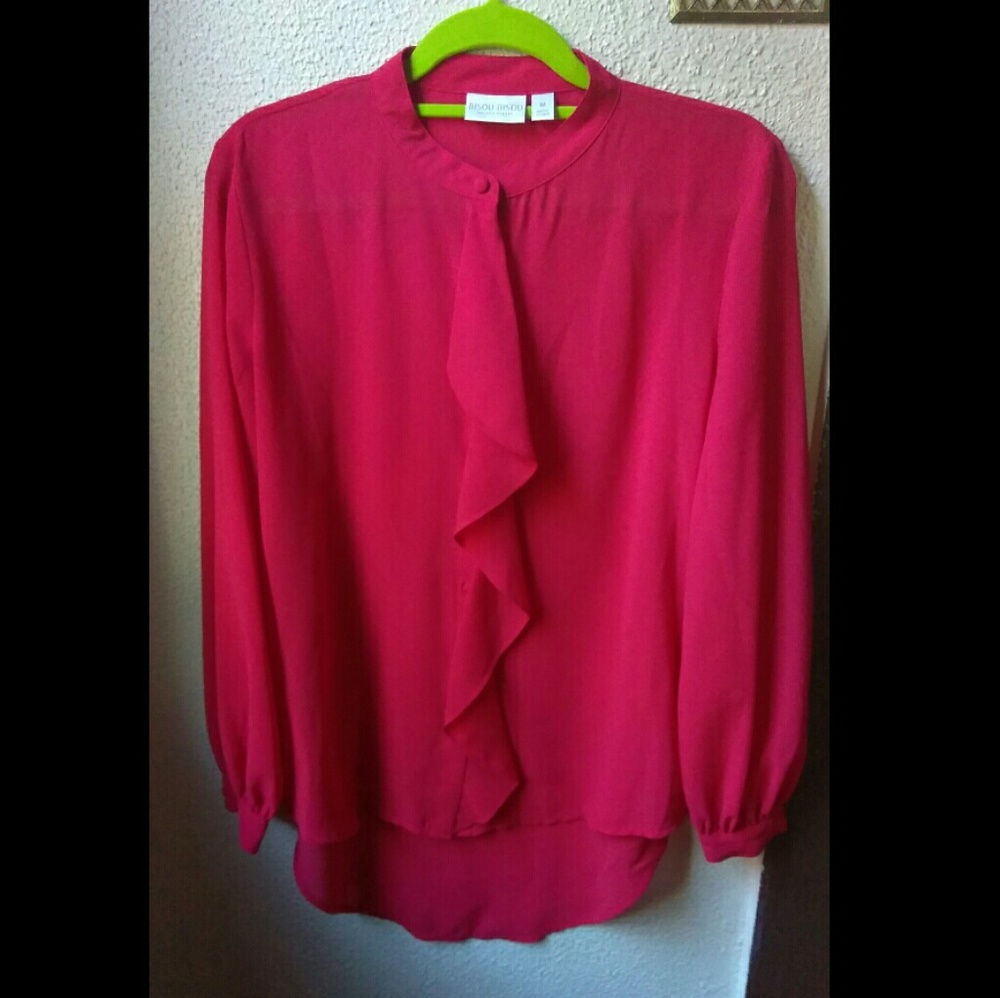 Bisou bisou red ruffle neck blouse