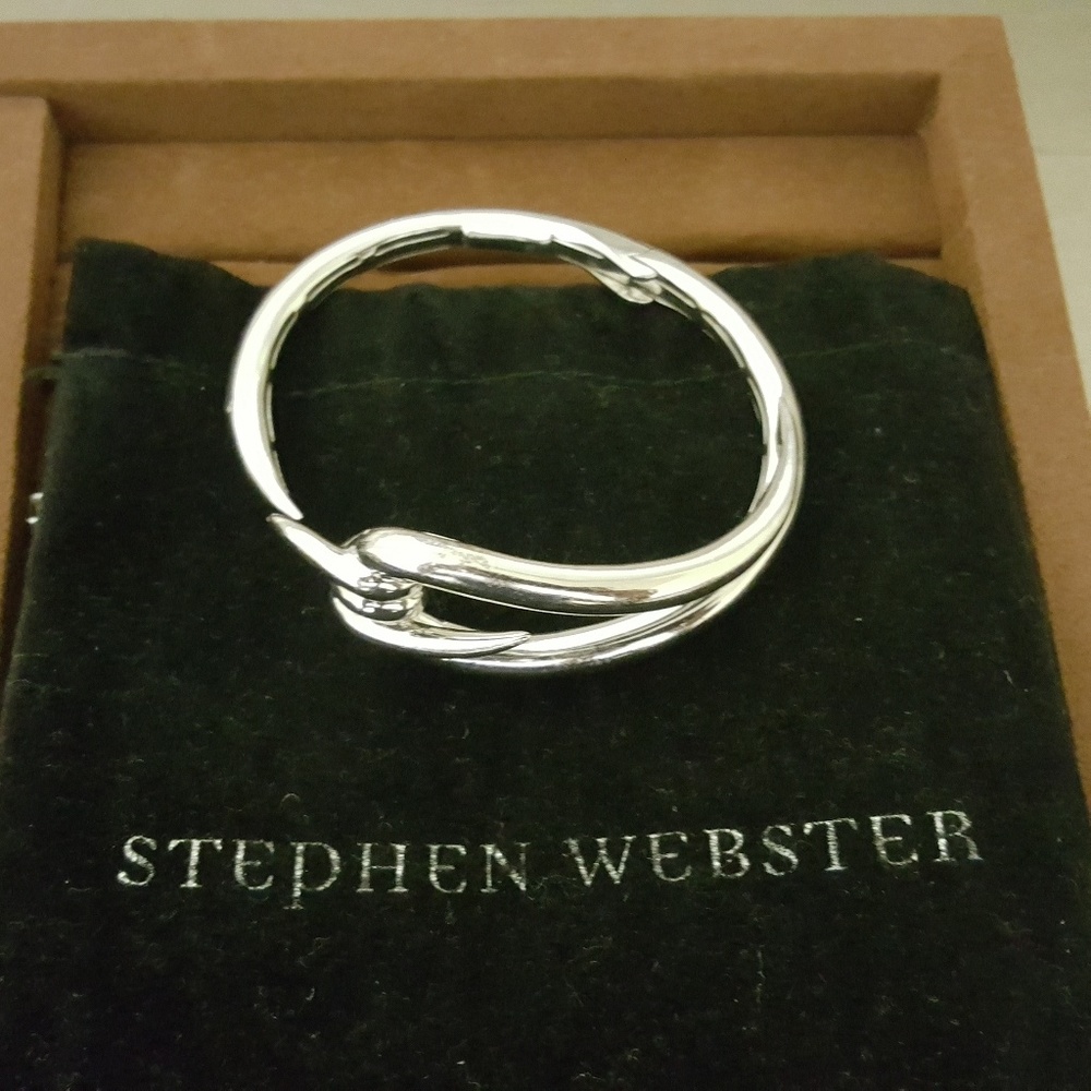 Stephen Webster Forget Me Knot Barb Bangle Bracele