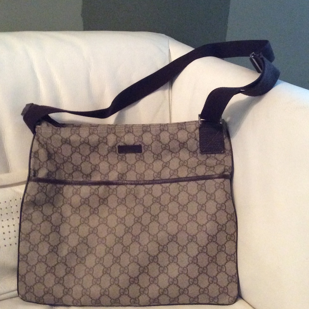 Authentic Gucci cross body bag!