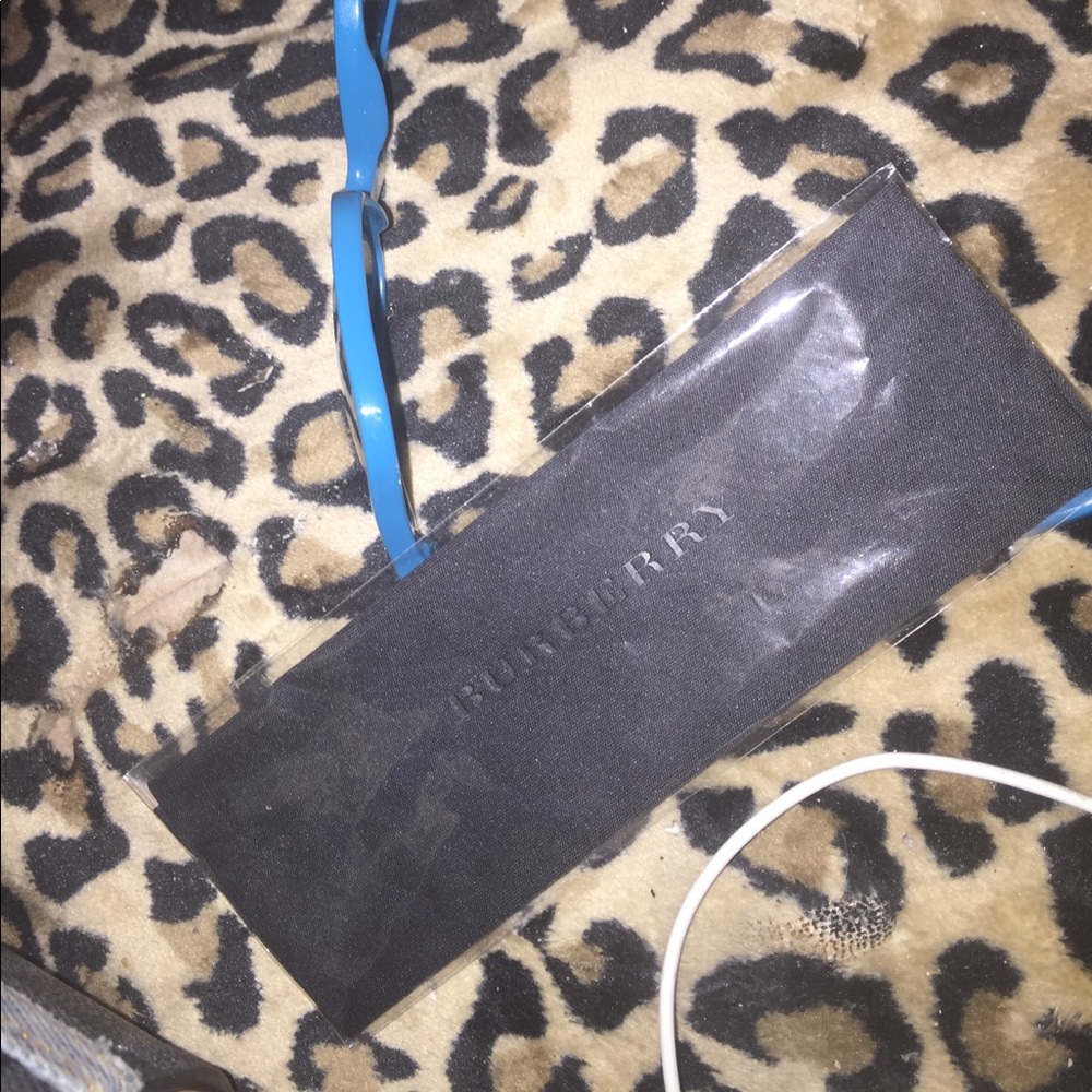 BURBERRY  NWT Teal sunglasses - Picture 7 of 8