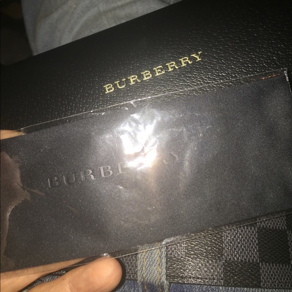 BURBERRY NWT Teal sunglasses - Picture 8 of 8