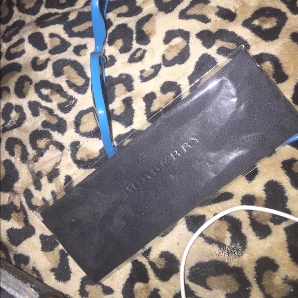 BURBERRY NWT Teal sunglasses - Picture 7 of 8