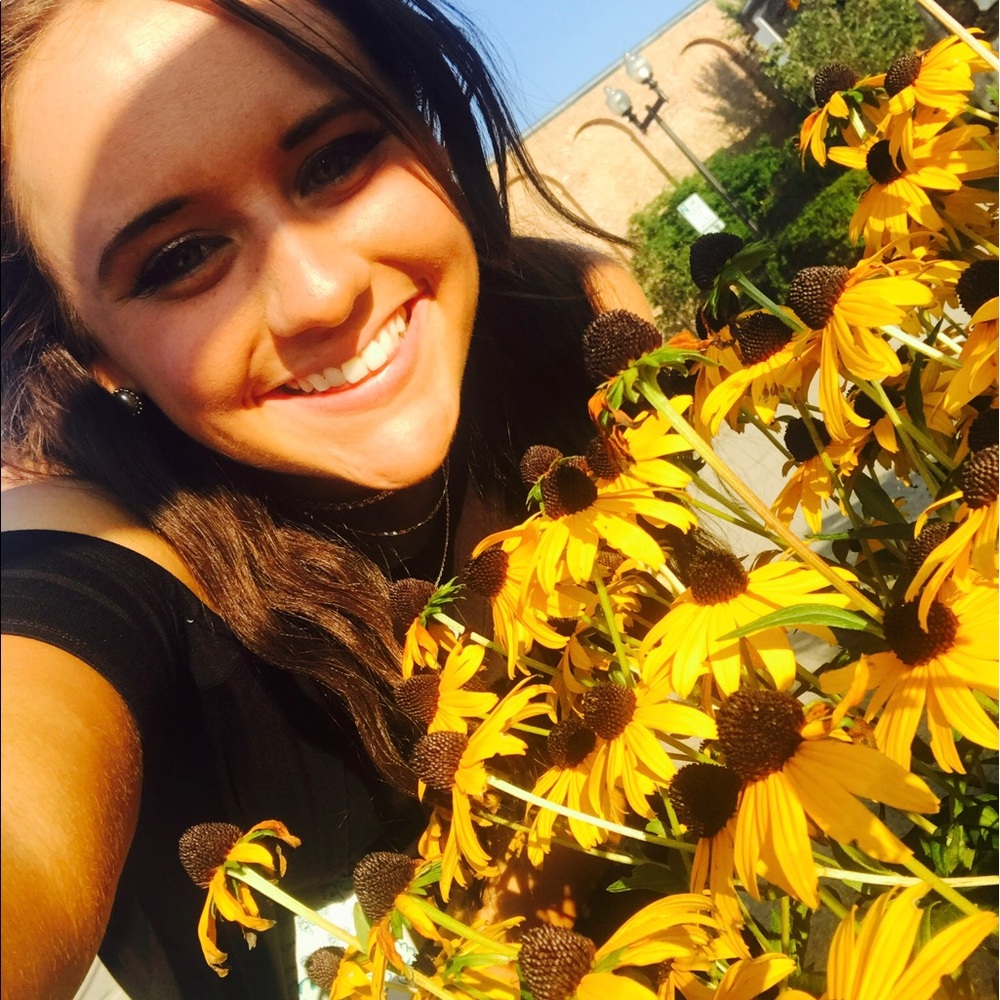 Meet your Posher, Claire