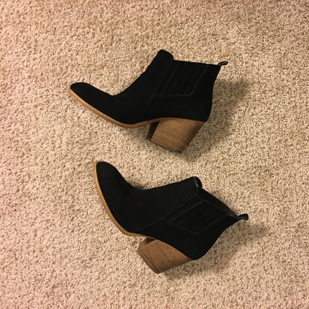 Black Booties! *Size 10*