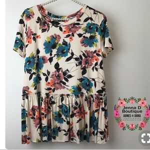 Agnes & Dora relaxed ruffle tee