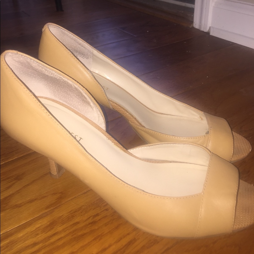 Nine West Peep toe kitten heels