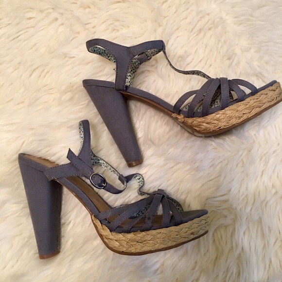 Blue Heels - Picture 1 of 4
