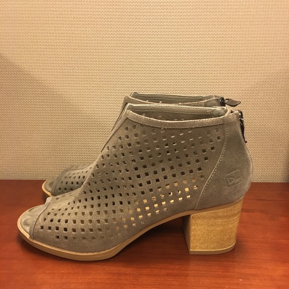 Lot Of 5 Pairs women's dress shoes size 7 & 7.5 - Picture 3 of 7