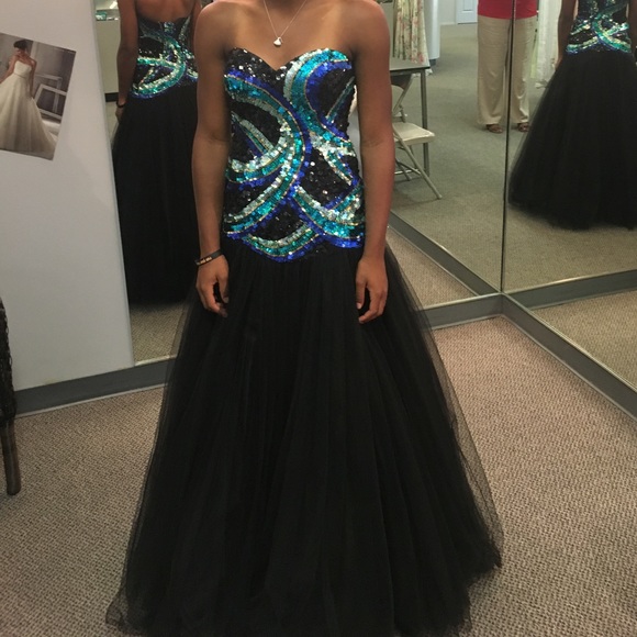 Never Worn Formal / Prom dress - Picture 1 of 1