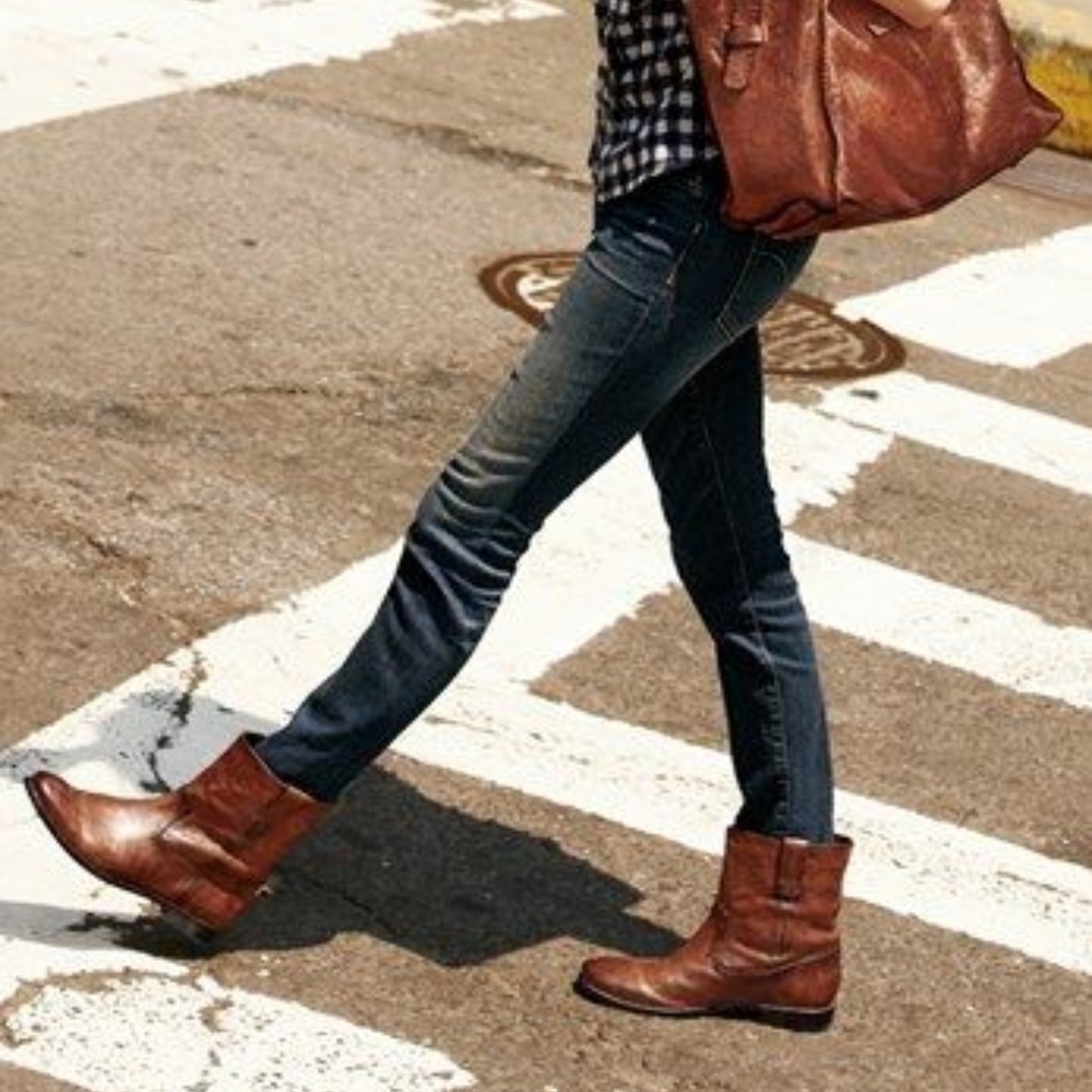 Frye Anna Shortie