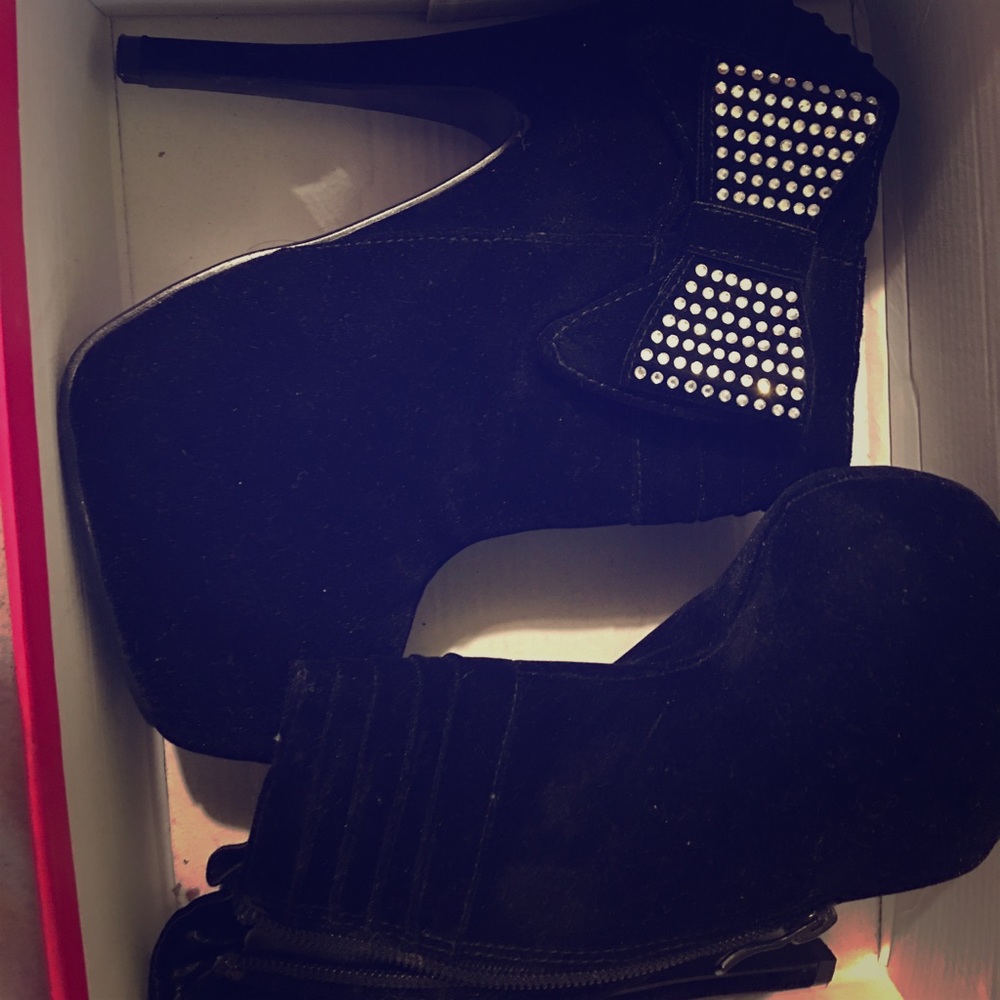 Black heels 👠
