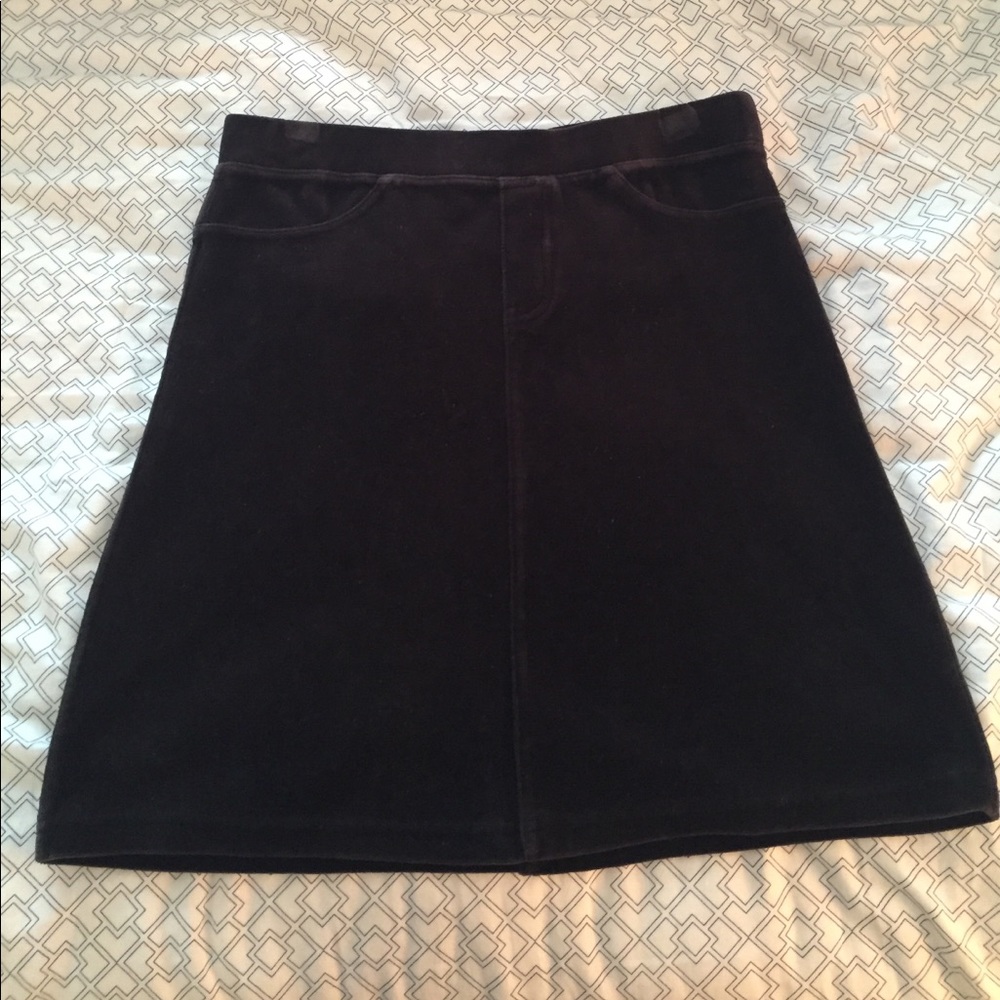 HUE Black Skirt