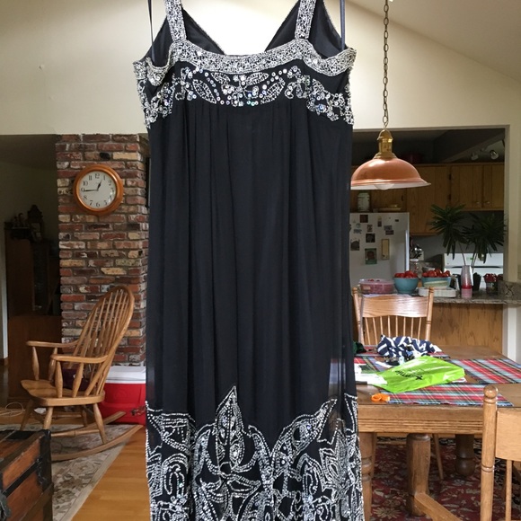 Black beaded formal dress - Picture 2 of 4