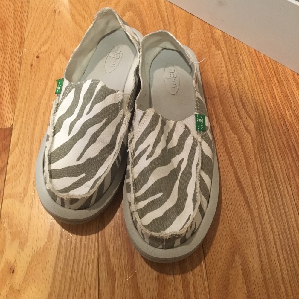 Sanuk Zebra Slip-Ons. Size 7. Gently Used.