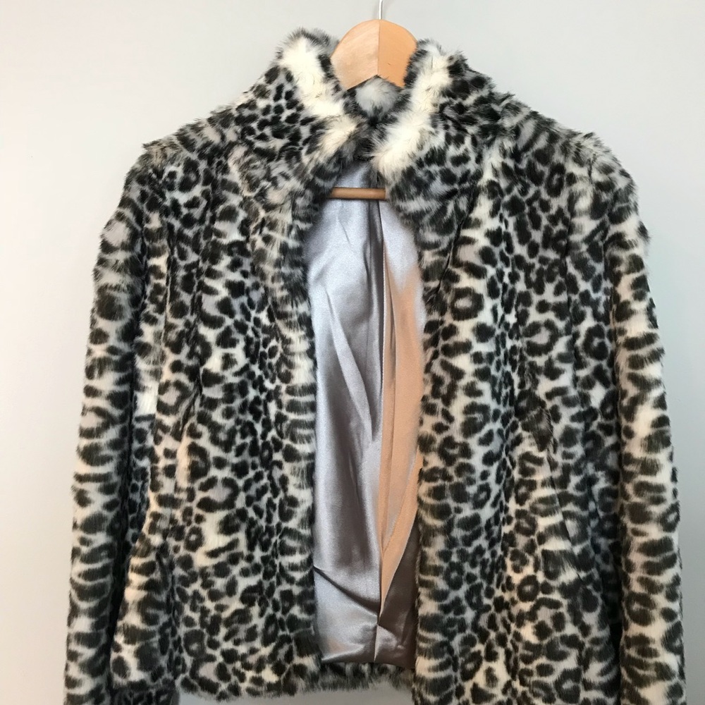 Faux fur leopard jacket
