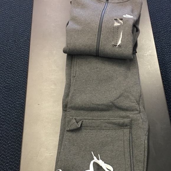 Meet your Posher, Lenard - Picture 1 of 1