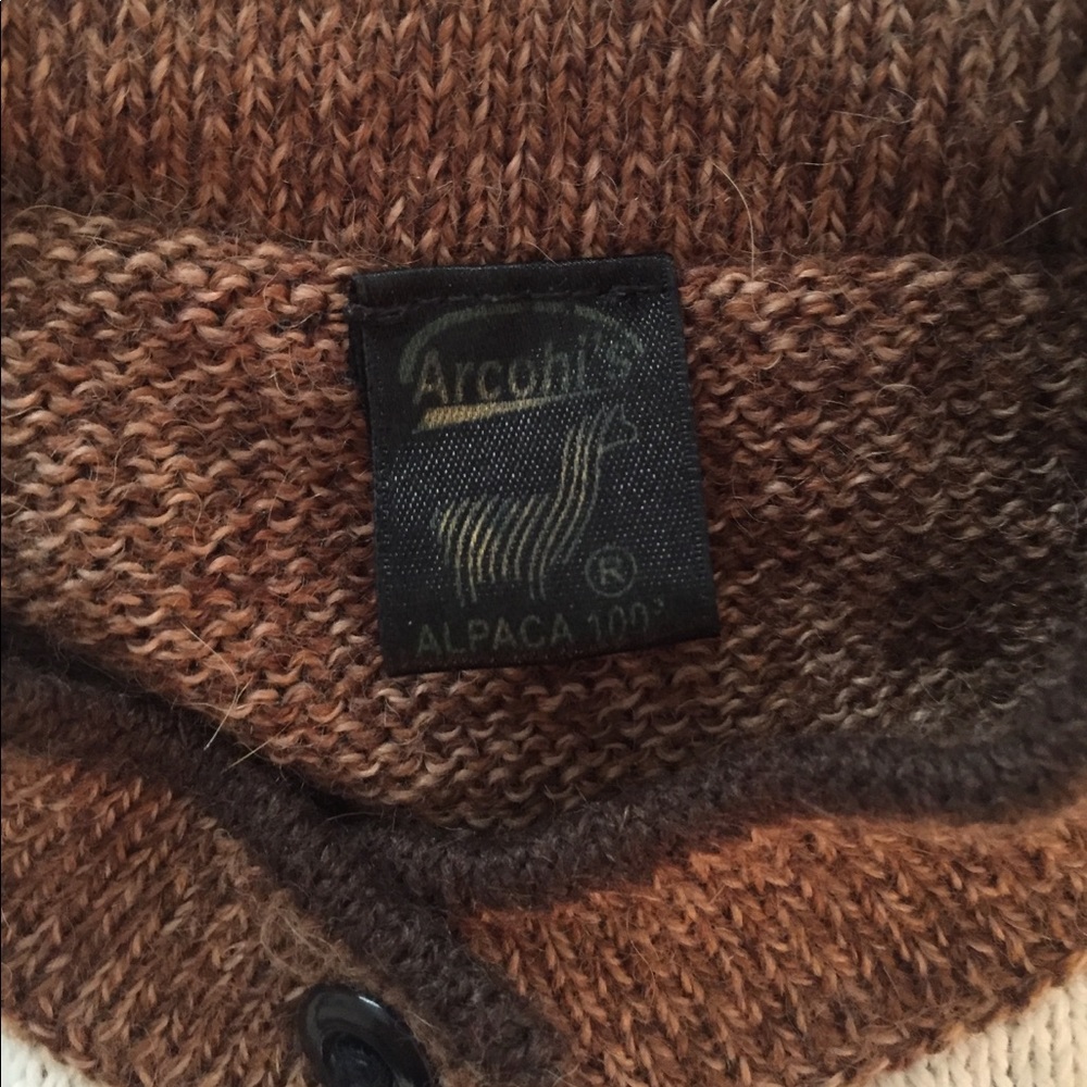 Peruvian Cardigan - Picture 3 of 8