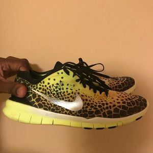 NIKE AIR RUNNING SNEAKERS