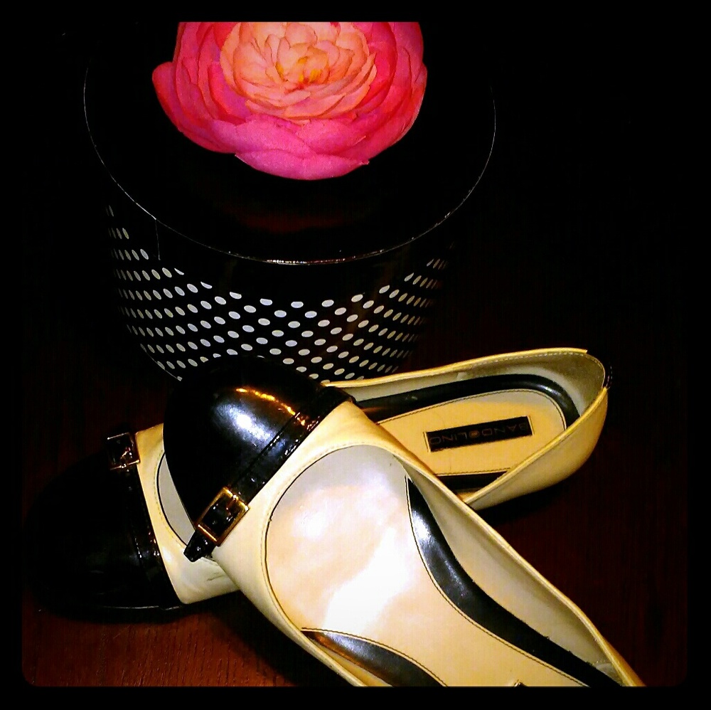 Cream & Black Patent Bandolino Flats w/ Buckle