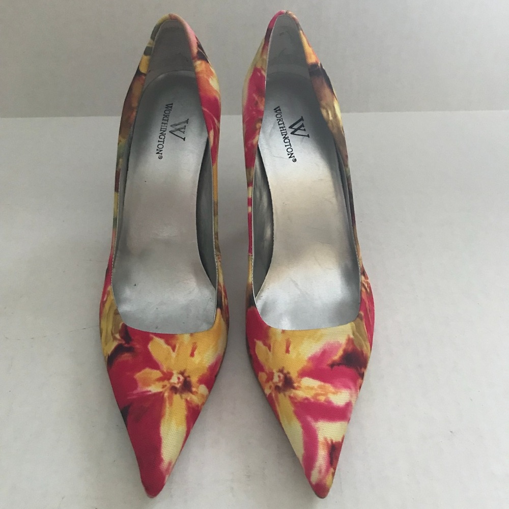 Women’s floral cloth pump- size 7 1/2.