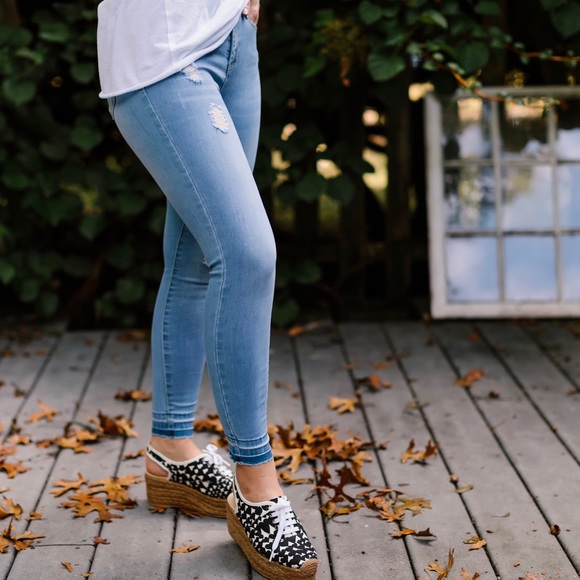 SoldOut11thStreet - Picture 3 of 8