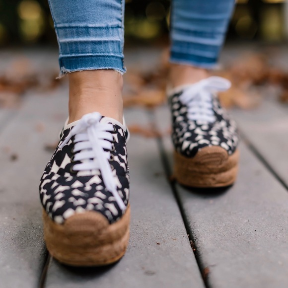 SoldOut11thStreet - Picture 6 of 8