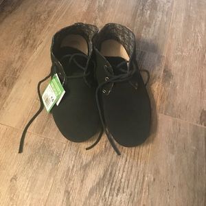 NWT Sanuk Ivana Chukka booties