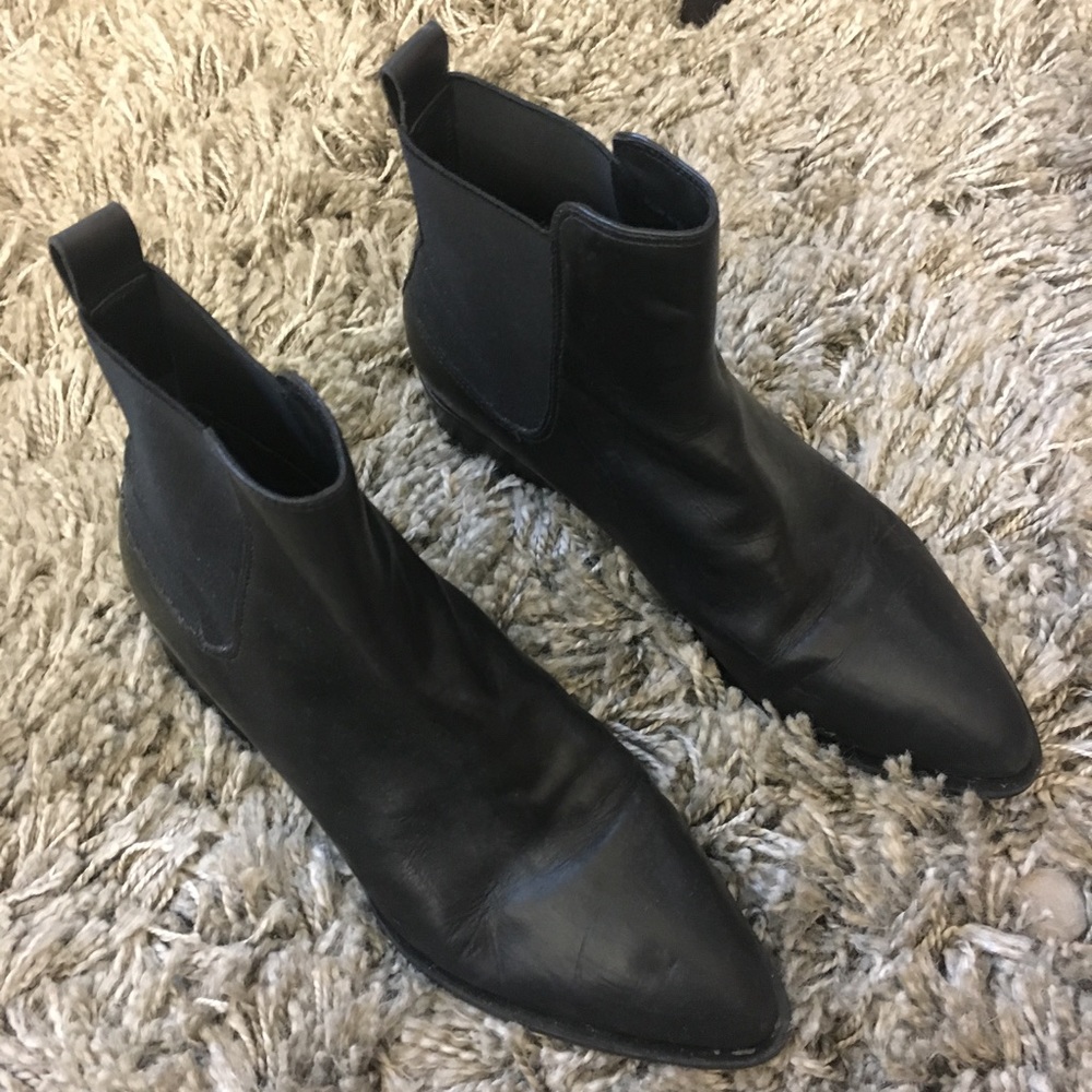 Vince Yarmon Booties