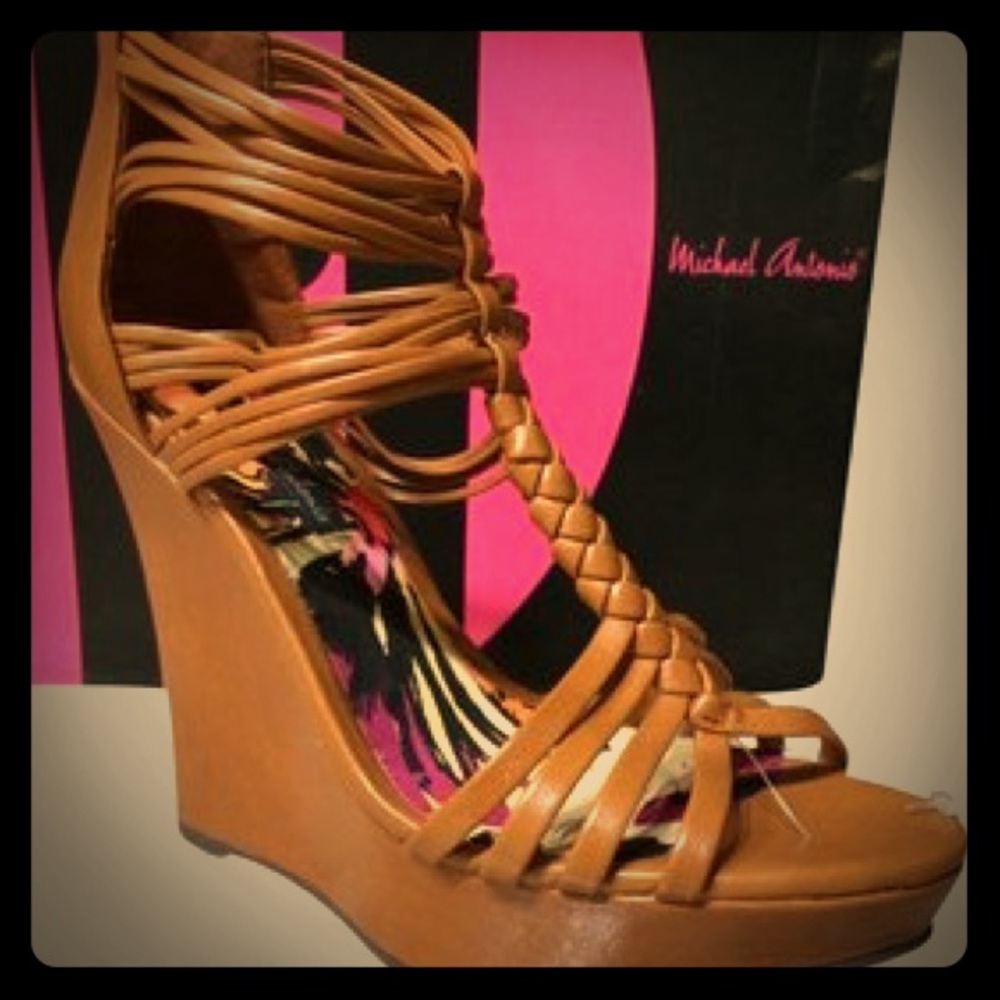 (New) Michael Antonis Wedges, Size 9