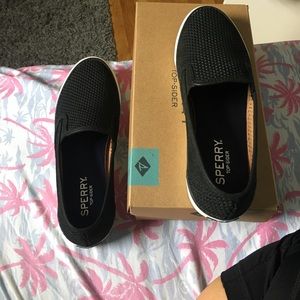 Seaside Perf Leather Black