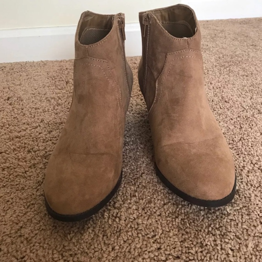 *SOLD* Light Brown Suede Ankle Boots