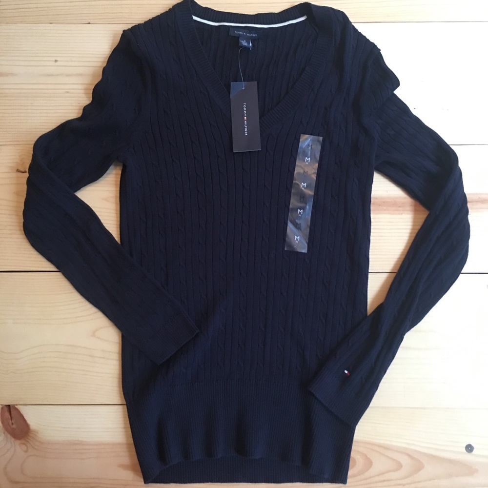 🛍NWT NEVER WORN! Navy Tommy Sweater