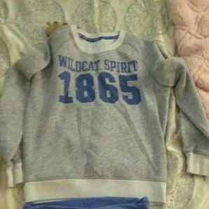 SOLD Vs pink sweatshirt