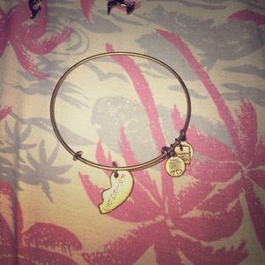 Broken heart "friend" half of "best friends"