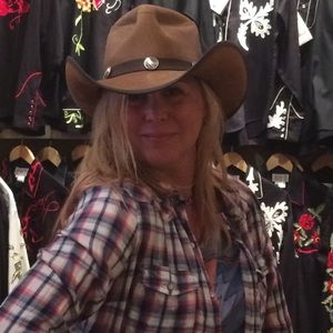 Meet your Posher, Eve