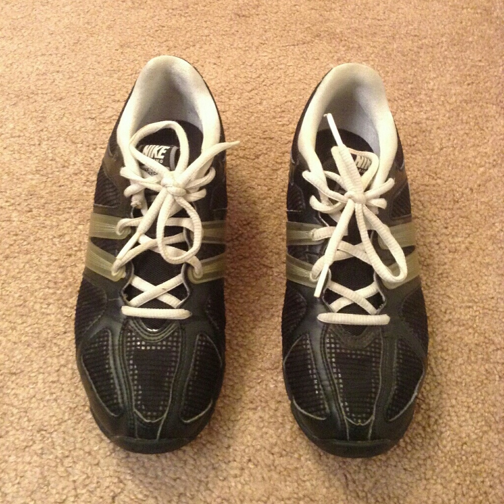 👋 Closing today!!NIKE Sneakers