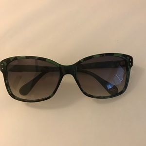 DVF Layla Sunglasses (Green Tortoise)